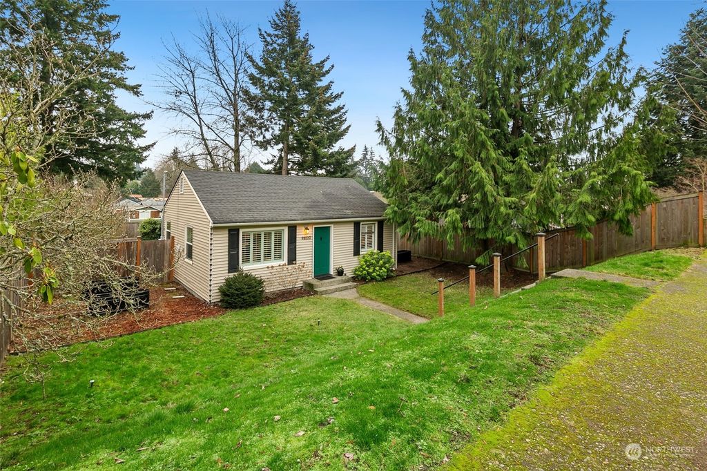 Photo of 9800 31st Avenue SW, Seattle, WA 98126 (MLS # 2319197)