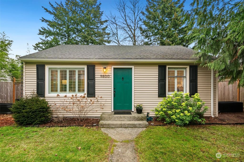Photo of 9800 31st Avenue SW, Seattle, WA 98126 (MLS # 2319197)