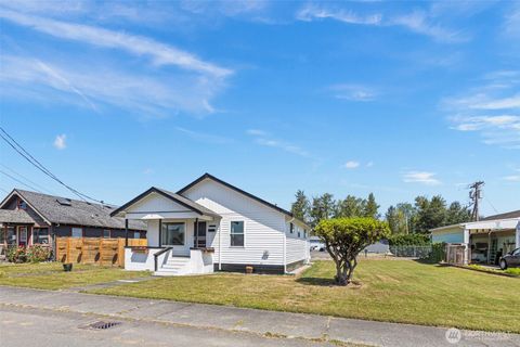 Photo of 349 Rainier Avenue, Enumclaw, WA 98022 (MLS # 2417432)