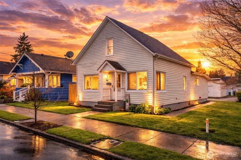 Photo of 535 Morris Avenue S, Renton, WA 98055 (MLS # 2492038)