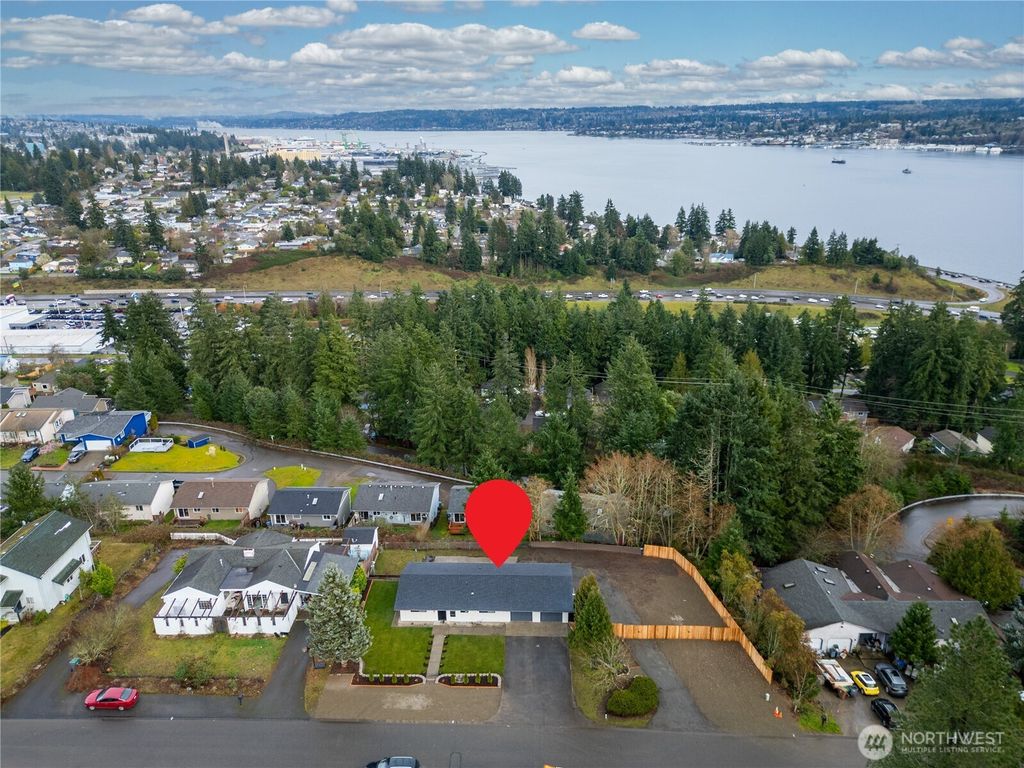 Photo of 1270 Lansing Avenue, Bremerton, WA 98312 (MLS # 2484091)