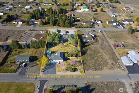 Photo of 16 River Overlook Street, Omak, WA 98841 (MLS # 2498949)