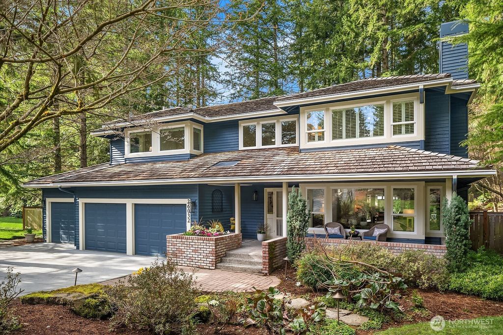 Photo of 26032 SE 30th Street, Sammamish, WA 98075 (MLS # 2346996)