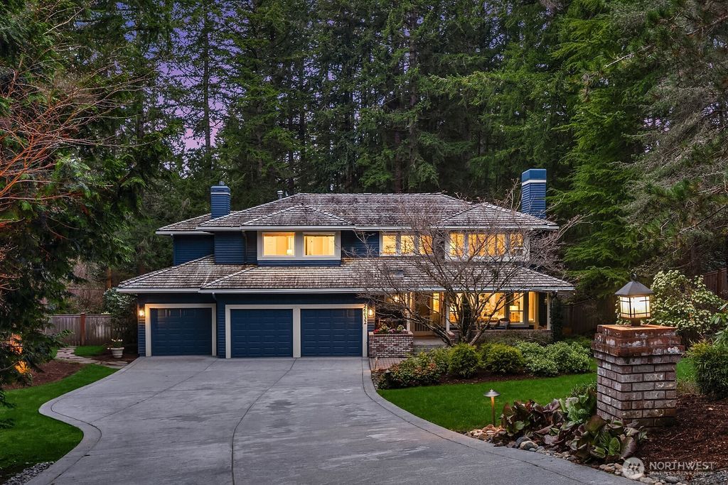 Photo of 26032 SE 30th Street, Sammamish, WA 98075 (MLS # 2346996)