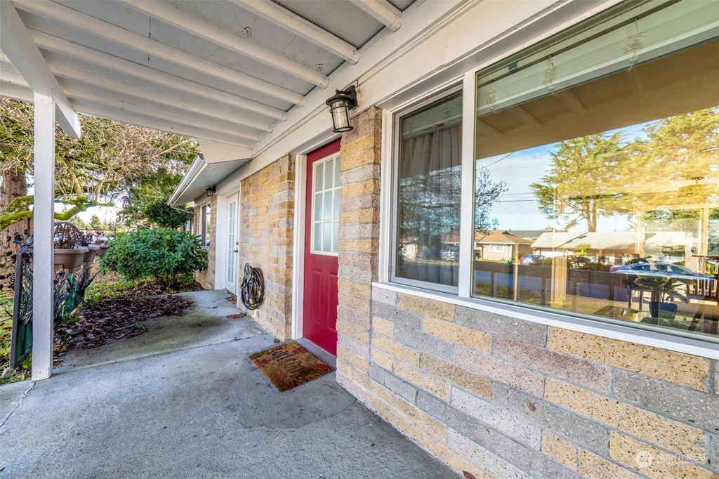 Photo of 6209 S 118th Place, Seattle, WA 98178 (MLS # 2196434)