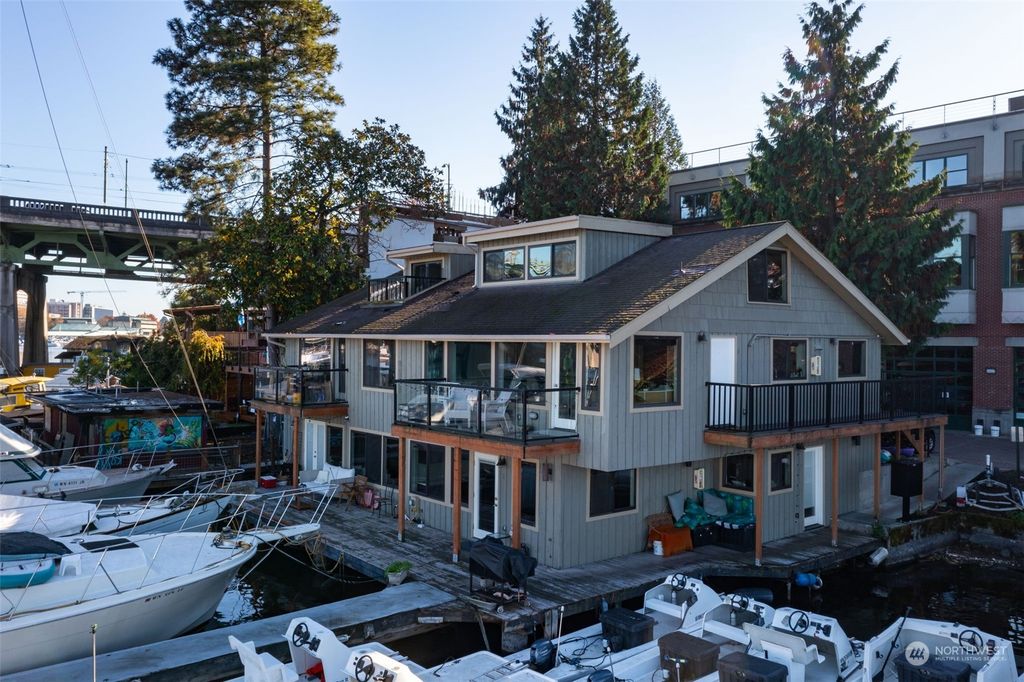 Photo of 3314 Fuhrman Ave E, Seattle, WA 98102 (MLS # 2329901)
