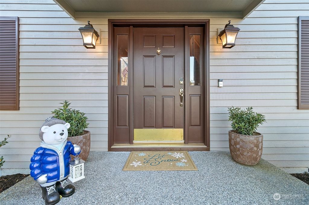 Photo of 1705 SW 354th Place, Federal Way, WA 98023 (MLS # 2326314)