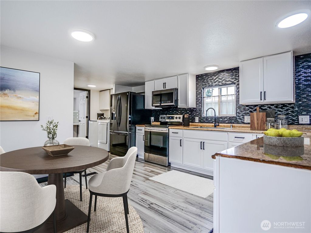 Photo of 3001 S 288TH Street #111, Federal Way, WA 98003 (MLS # 2481448)