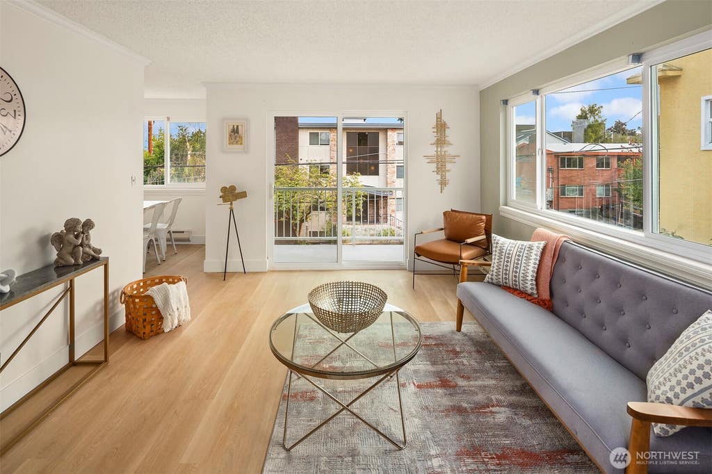 Photo of 506 N 45th Street #302, Seattle, WA 98103 (MLS # 2566046)