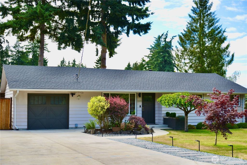 Photo of 30135 2nd Avenue SW, Federal Way, WA 98023 (MLS # 2406369)