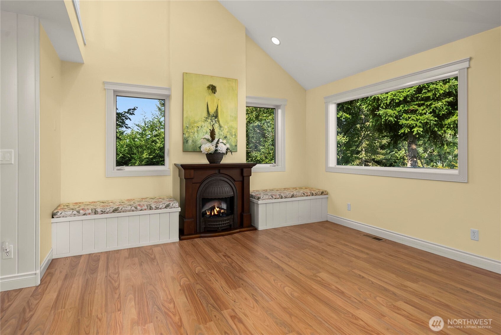1202 Lansing Avenue W