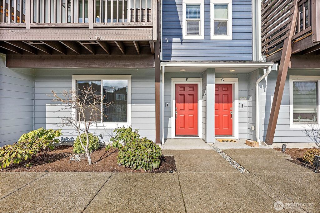 Photo of 17525 110th Avenue E #F, Puyallup, WA 98374 (MLS # 2489999)