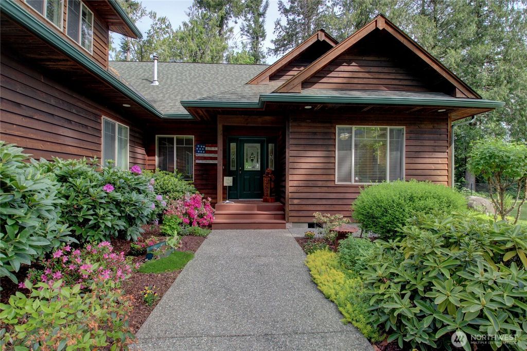 Photo of 42809 Rivers Edge Court, Concrete, WA 98237 (MLS # 2459937)