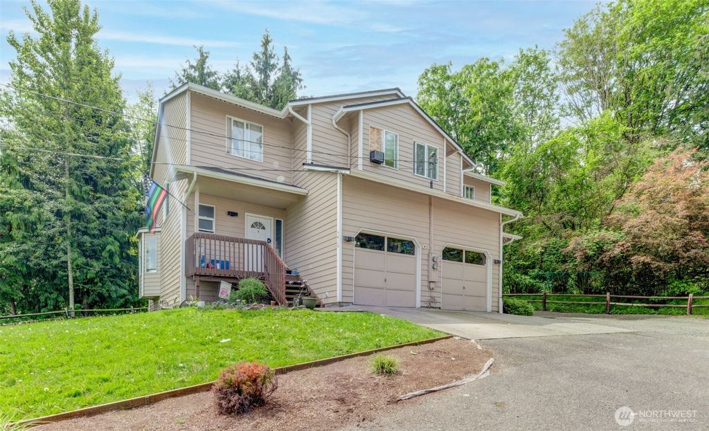 Photo of 5416 S 4th Ave Ave, Everett, WA 98203 (MLS # 2346848)