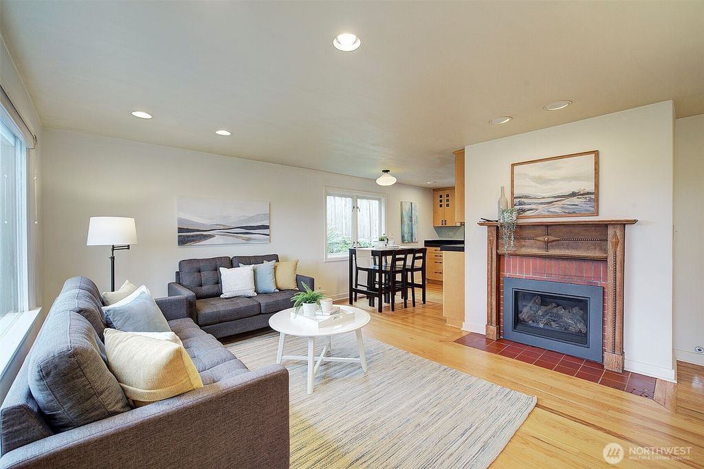 Photo of 3625 36th Avenue W, Seattle, WA 98199 (MLS # 2493188)