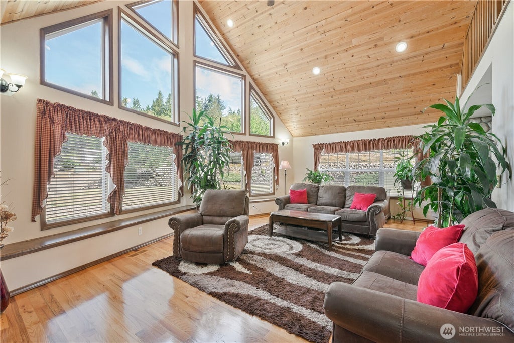 Photo of 4515 Columbia Heights Road, Longview, WA 98632 (MLS # 2583421)