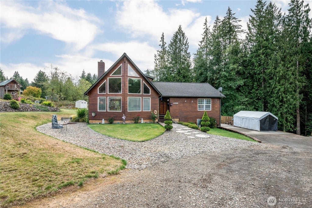 Photo of 4515 Columbia Heights Road, Longview, WA 98632 (MLS # 2583421)