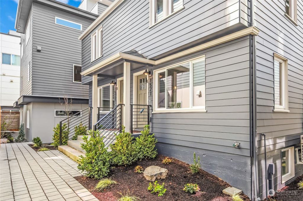 Photo of 1521 A 44th Avenue SW, Seattle, WA 98116 (MLS # 2221017)