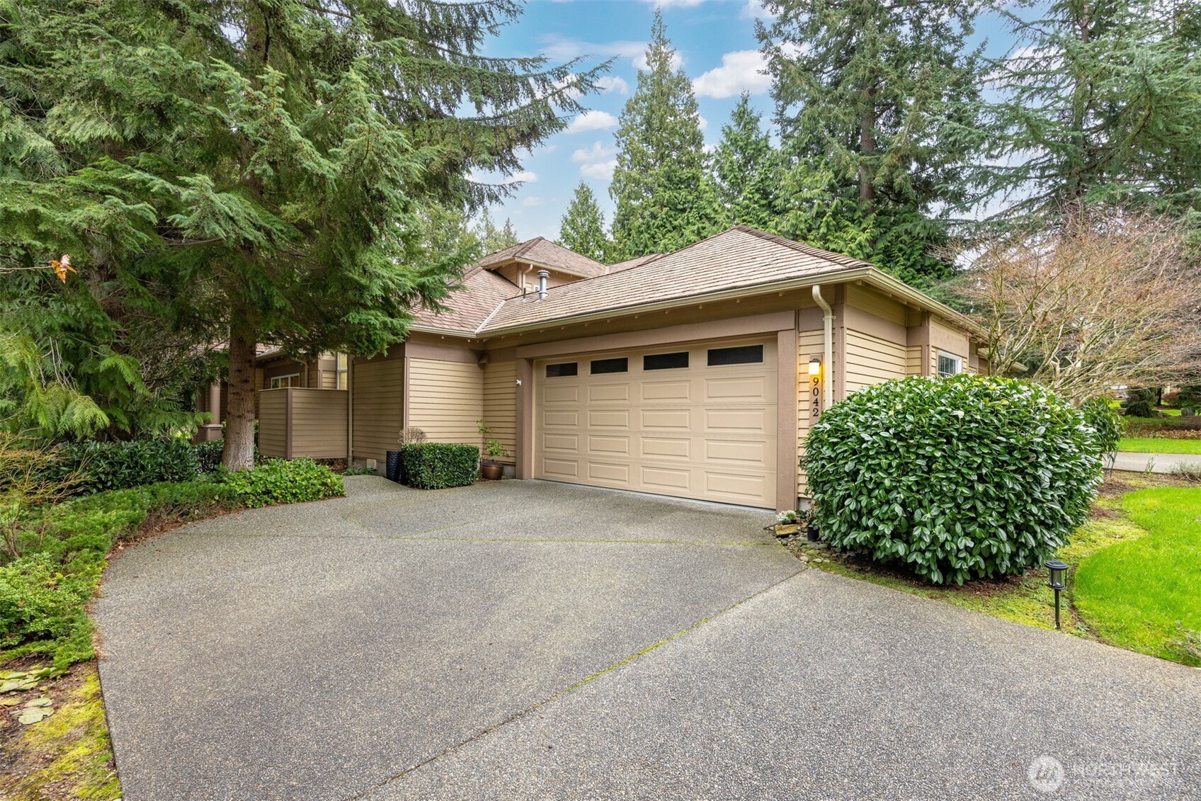 9042 Gleneagle Drive