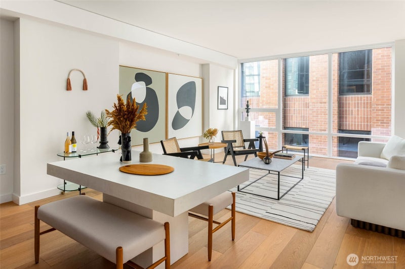 121 Stewart Street 1305