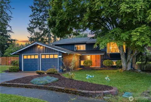 Photo of 17518 NE 22nd Court, Redmond, WA 98052 (MLS # 2526544)