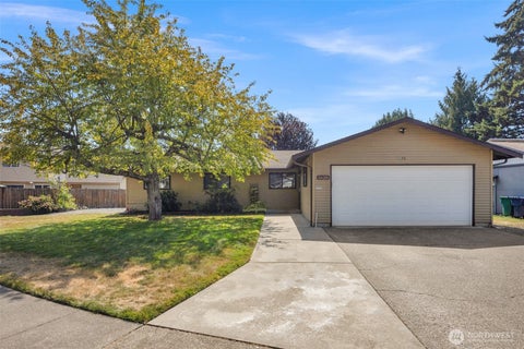 Photo of 5628 95th Street NE, Marysville, WA 98270 (MLS # 2573111)