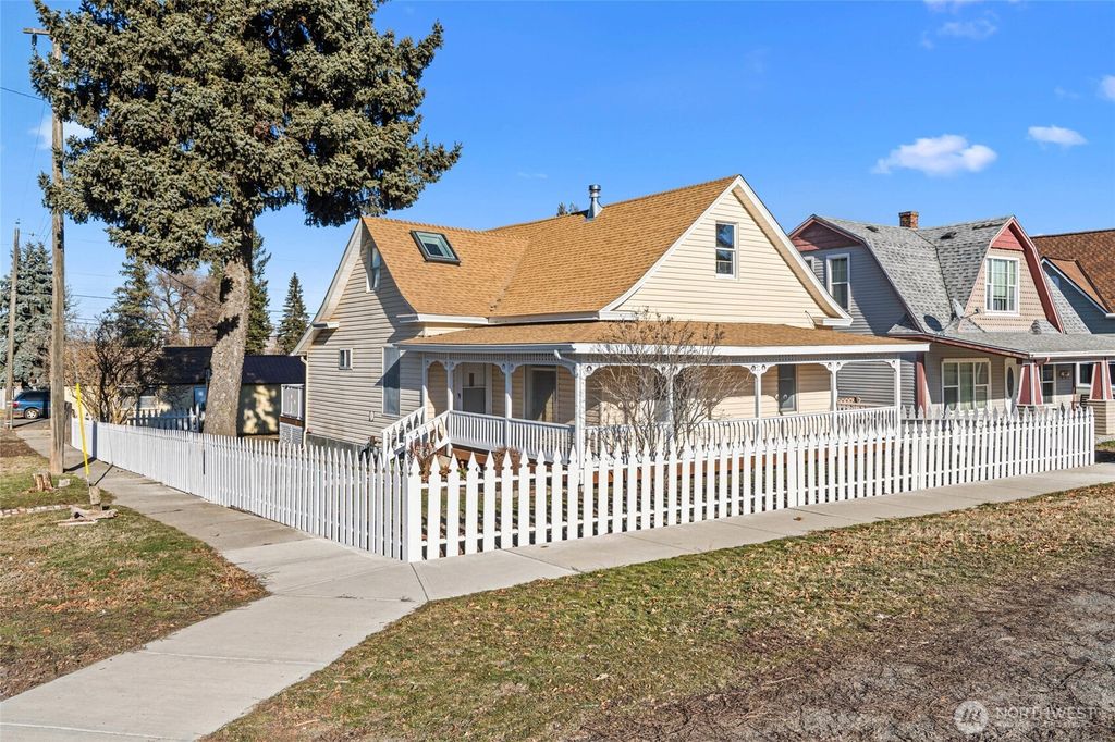 Photo of 150 S Birch St, Reardan, WA 99029 (MLS # 2473322)