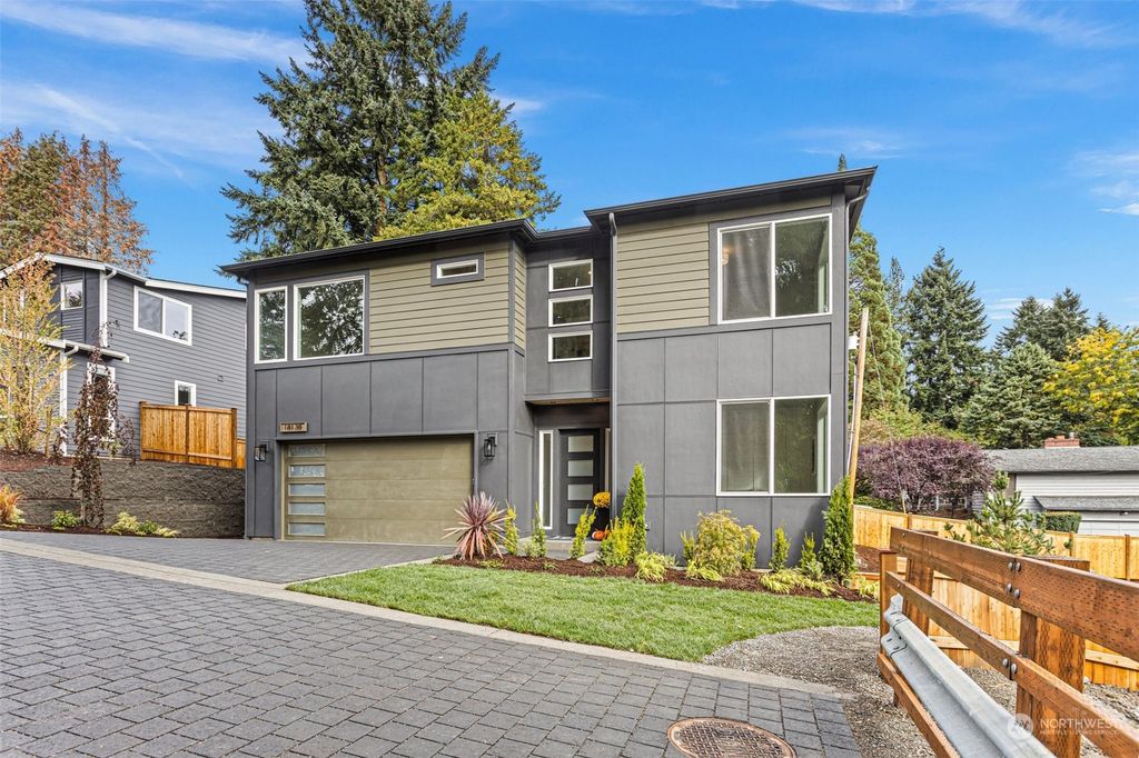 Photo of 18138 94th Avenue NE, Bothell, WA 98011 (MLS # 2165187)