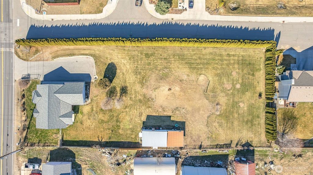 Photo of 225 N Nile Avenue, East Wenatchee, WA 98802 (MLS # 2484230)