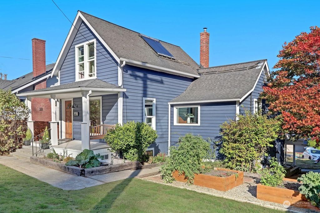 Photo of 5607 S 2nd Avenue, Everett, WA 98203 (MLS # 2169269)