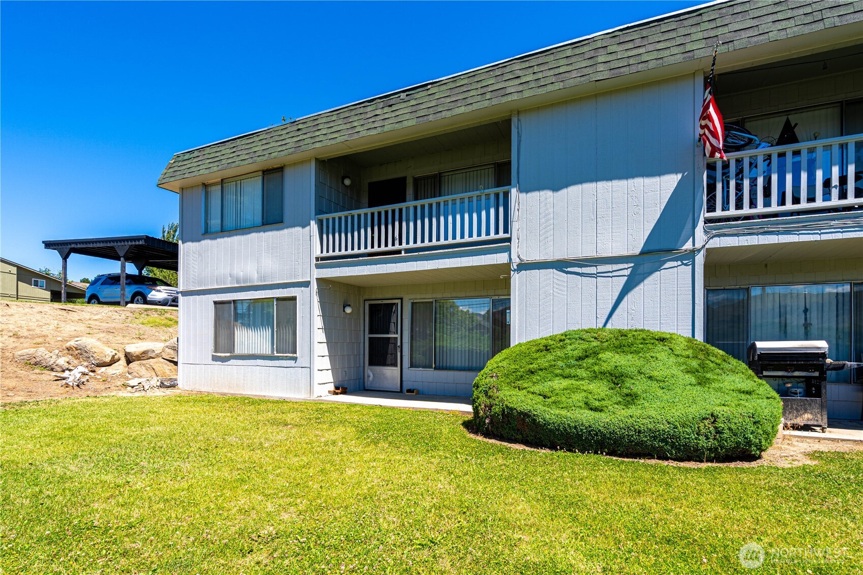 933 N Baker Avenue 1-16