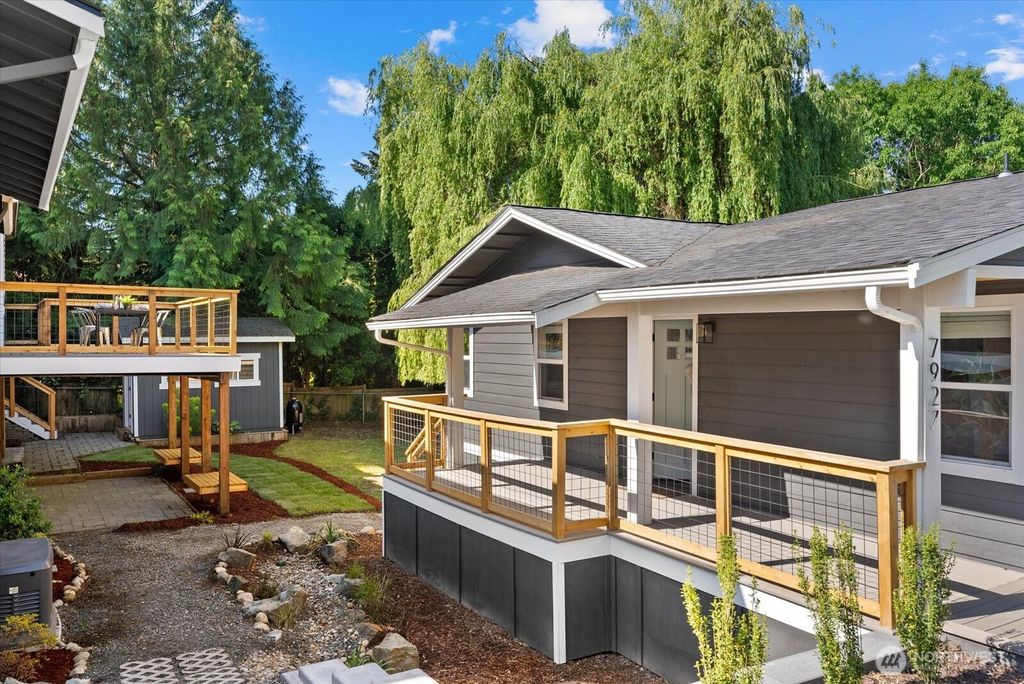 Photo of 13115 80th Avenue NE, Kirkland, WA 98034 (MLS # 2528600)