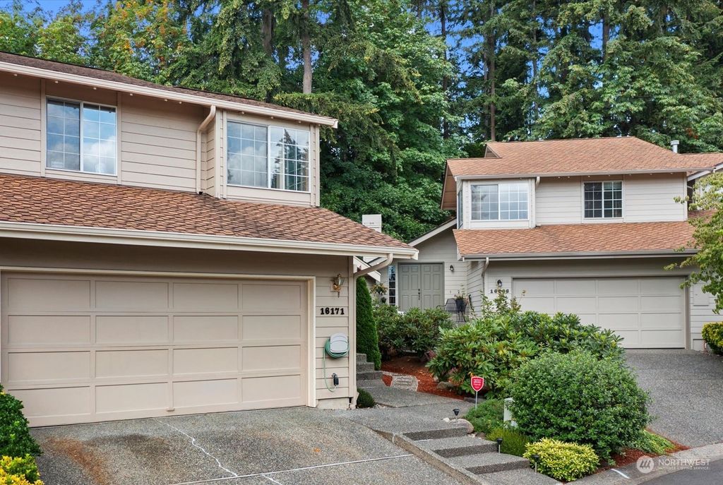 Photo of 16171 SE 33rd Circle, Bellevue, WA 98008 (MLS # 2271115)