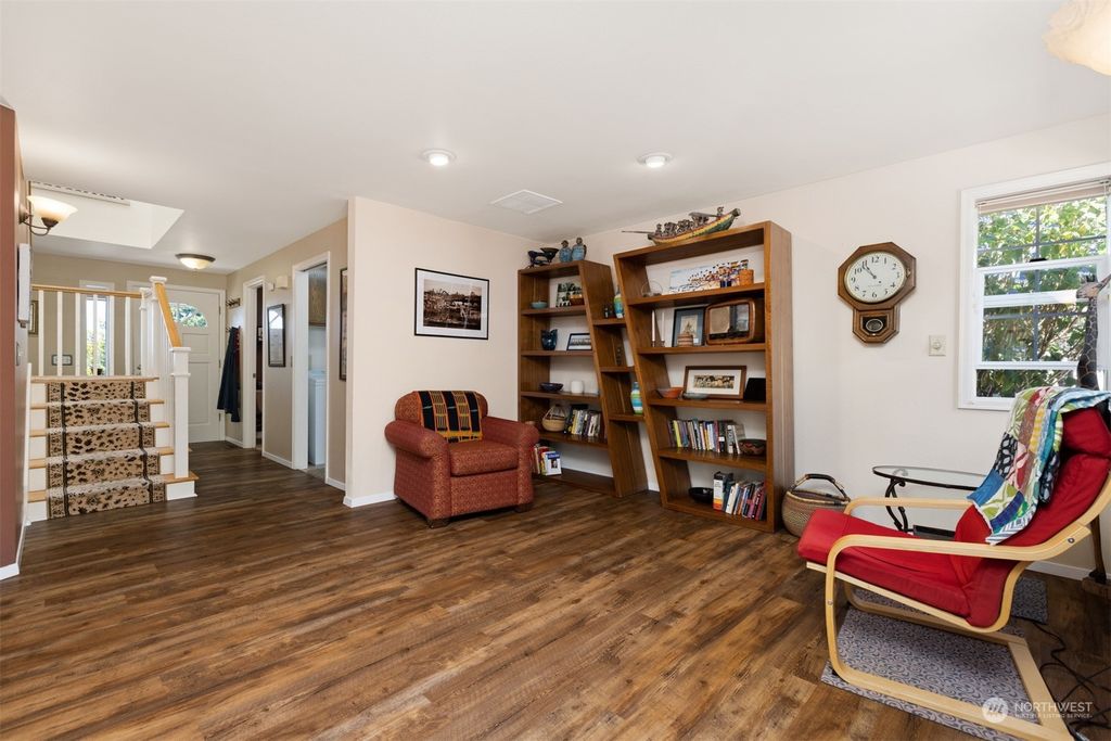 listing image 9366196306620933744