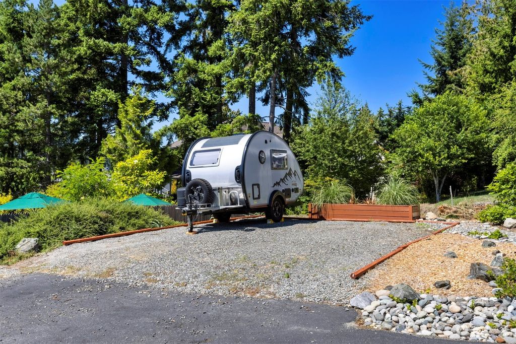 listing image 9364995984604919573