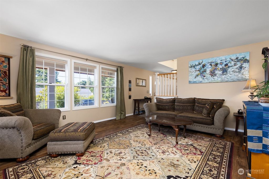 listing image 9365977636207057603