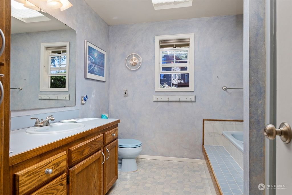 listing image 9366205874665364883