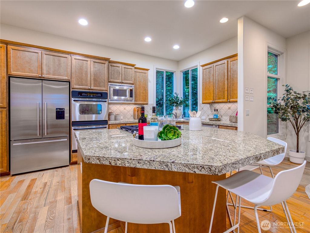 Photo of 11928 158th Ave NE Ave, Redmond, WA 98052 (MLS # 2408318)