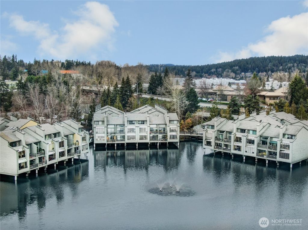 Photo of 4 Lake Bellevue Dr Dr #4-112, Bellevue, WA 98005 (MLS # 2339294)