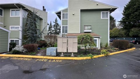 Photo of 2409 222nd St #B14, Des Moines, WA 98198 (MLS # 2466751)