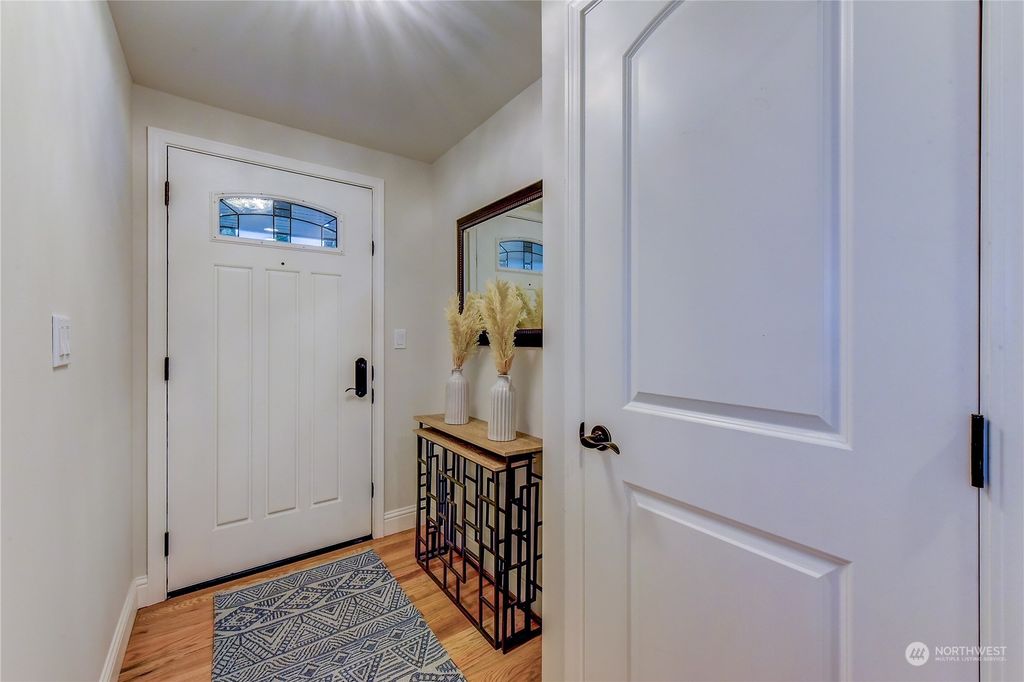 Photo of 904 166th Avenue SE, Bellevue, WA 98008 (MLS # 2196968)