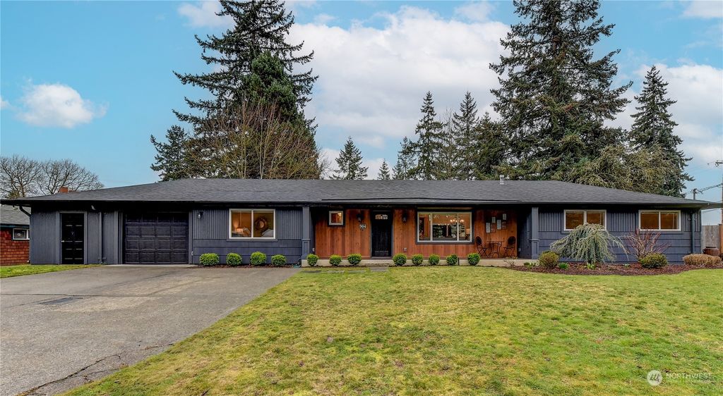 Photo of 904 166th Avenue SE, Bellevue, WA 98008 (MLS # 2196968)