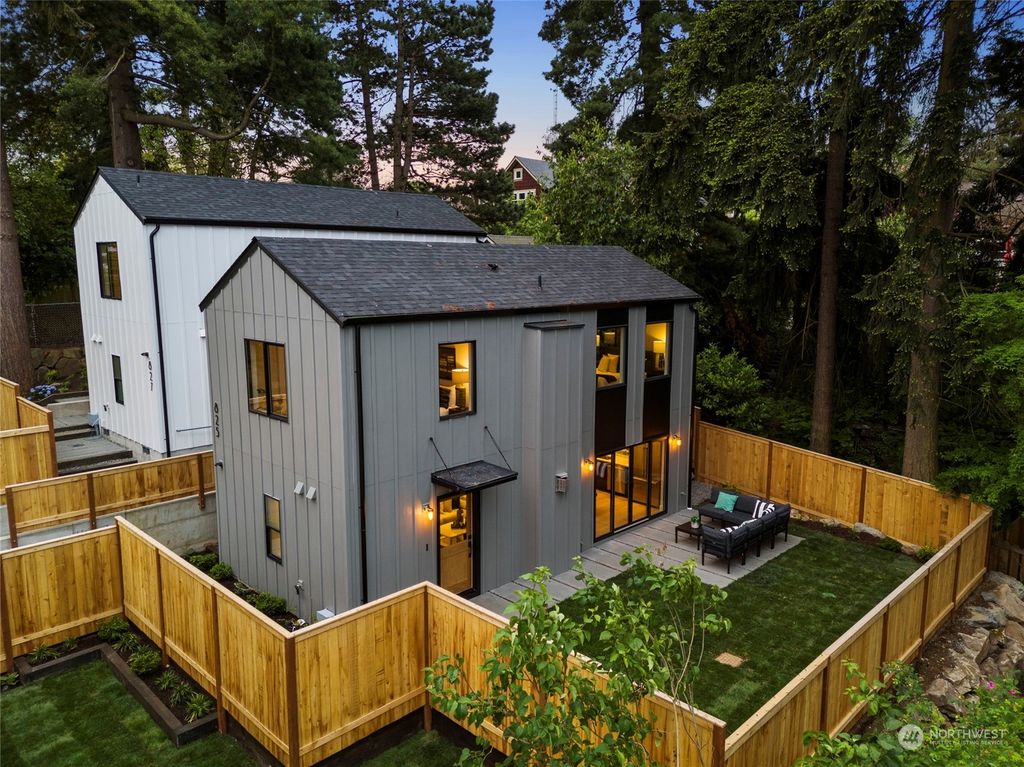 Photo of 825 NE 96th Street, Seattle, WA 98115 (MLS # 2245195)