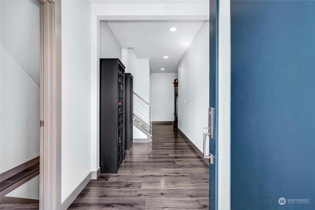 Photo of 13930 18TH Place W, Lynnwood, WA 98087 (MLS # 2237394)