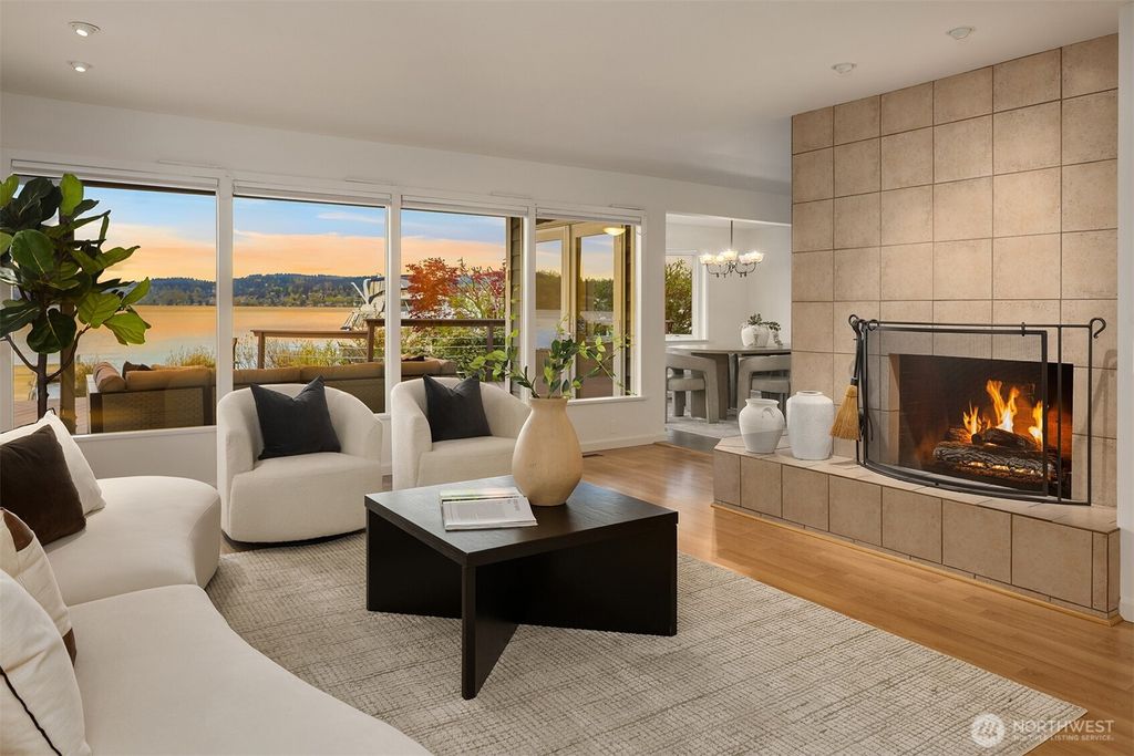 Photo of 10624 Rainier Avenue Ave S, Seattle, WA 98178 (MLS # 2510821)