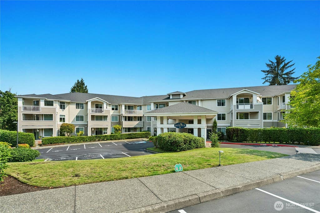 Photo of 2244 132nd Avenue SE #B208, Bellevue, WA 98005 (MLS # 2570094)