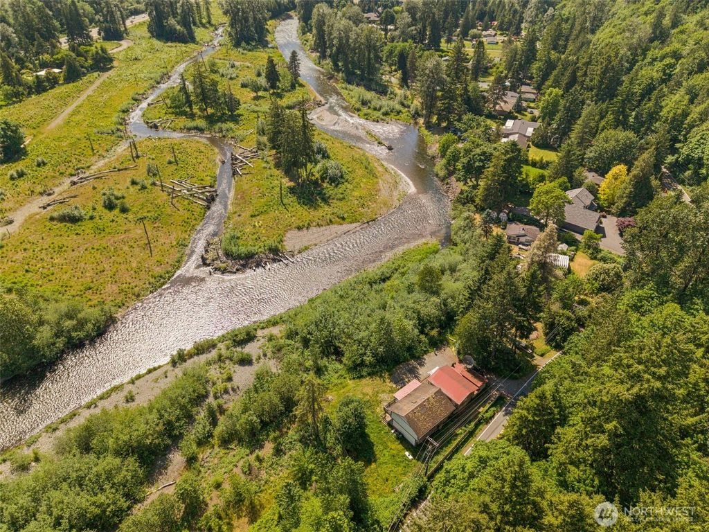 Photo of 17601 SE Jones Road, Renton, WA 98058 (MLS # 2384263)