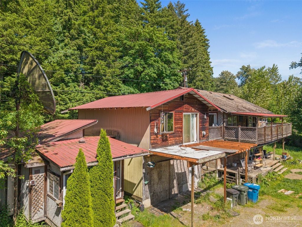 Photo of 17601 SE Jones Road, Renton, WA 98058 (MLS # 2384263)