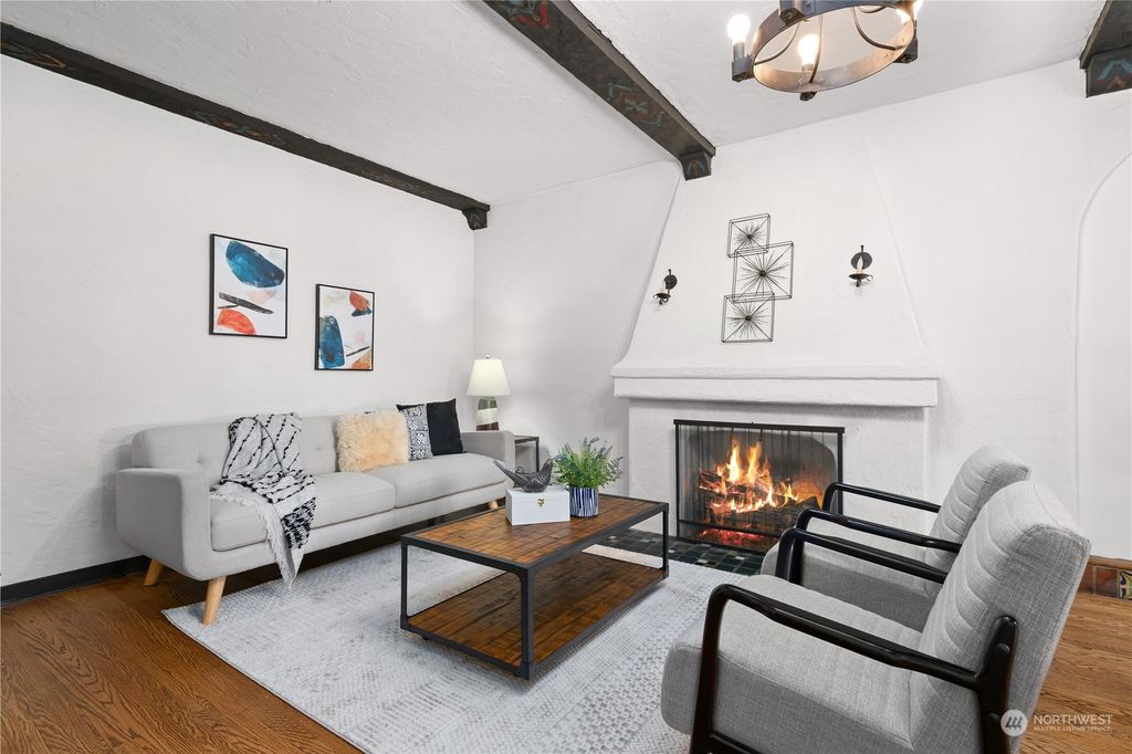 Photo of 4204 11th Avenue NE #8, Seattle, WA 98105 (MLS # 2048906)