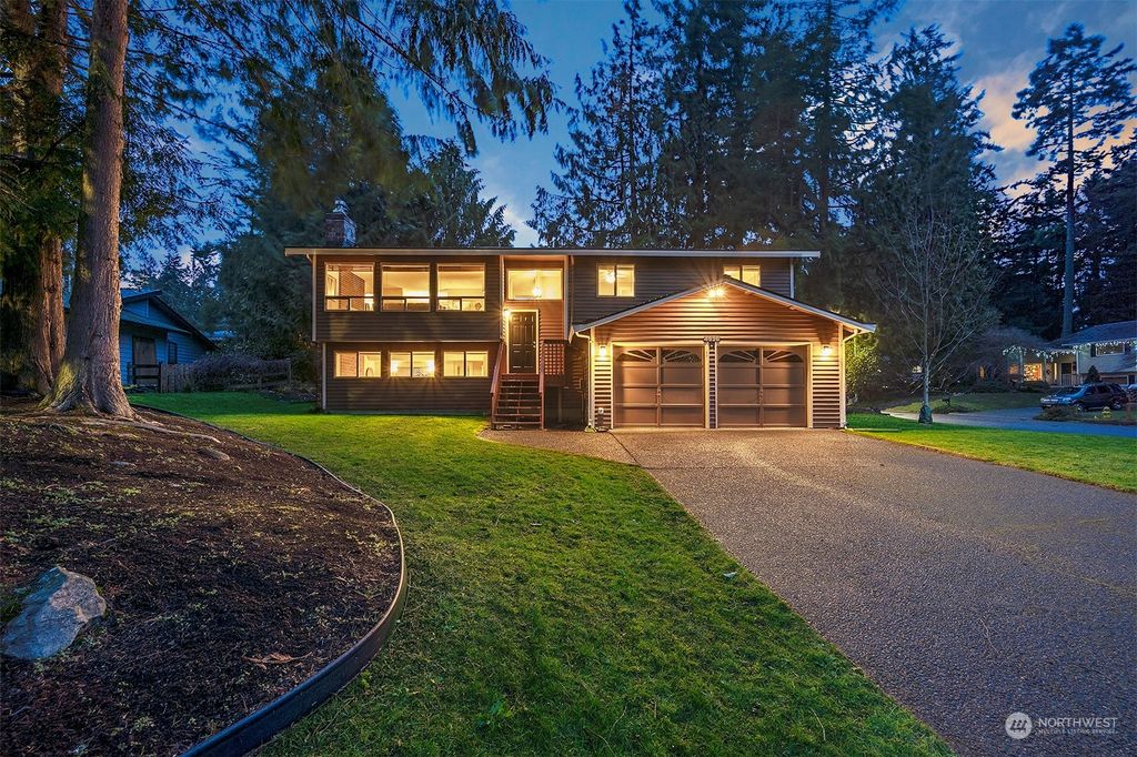 Photo of 4926 99th Street SW, Mukilteo, WA 98275 (MLS # 2184454)